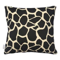 ELIZABETH PEPER - FUNDA COJIN DECORATIVO DISEÑO JIRAFA NEGRO Y BEIGE 45X45