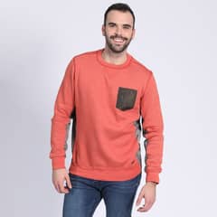 POTROS - Polerón Cuello Redondo Con Aplicación Ladrillo