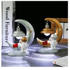 UNIVERSAL - Lampara Astronauta DORADO para mesa regalo niños