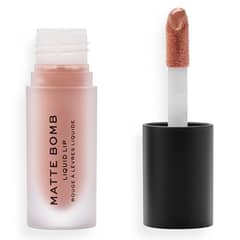 REVOLUTION - Labial Matte Bomb Nude Charm