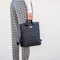 BABAU BARCELONA - Cartera Mochila Europea apta laptop 13¨Iluminación Integrada Seatlbelt