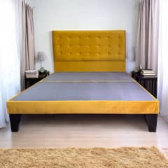 FLOBAL - Cama Europea 2 Plazas Base Dividida + Respaldo Abotonado Mostaza