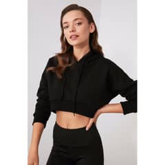 MROTTO - Poleron Crop Mujer Negro Con Capucha Escote Detras