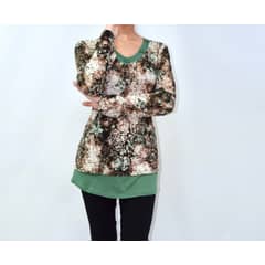 MAGENTA WOMAN - Polera 10 Lycra Estampada Musgo