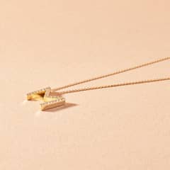 JB JOYAS BARON - Collar Oro 18kt Diamantes Letra M con 13 Pts - Danielle Costantini