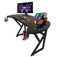 SM - Escritorio Gamer U Negro 140 CM con luz LED patas de fierro