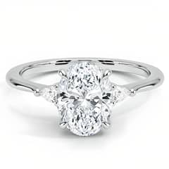 BOOMZAIR - ANILLO DE COMPROMISO CON MOISSANITA OVAL Y PLATA RODINADA