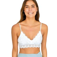 ME QUIERE MUCHO POQUITO NADA - Crop Top Macramé Blanco Ajustado - MQM