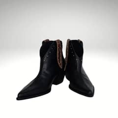 ANNY OUTFITS - Botin Latte Negro y Marfil cuero Coffe.