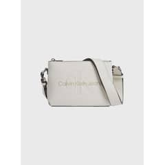 CALVIN KLEIN - Bandolera Sculpted Blanco