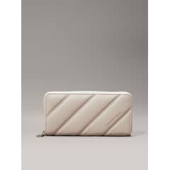 CALVIN KLEIN - Billetera Quilted Zip Around Beige
