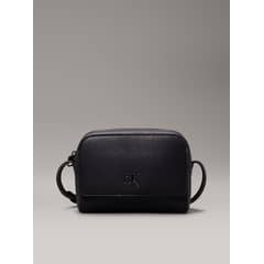 CALVIN KLEIN - Bandolera Minimal Monogram Negro