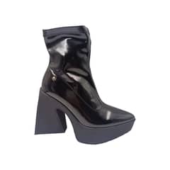 MD - Botín Negro Charol Plataforma Mujer