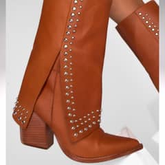 ANNY OUTFITS - Bota Polta Cuero Natural Suela con Rockeras Tachas
