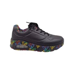HERIEL - Zapatilla Negra Corazones Mujer