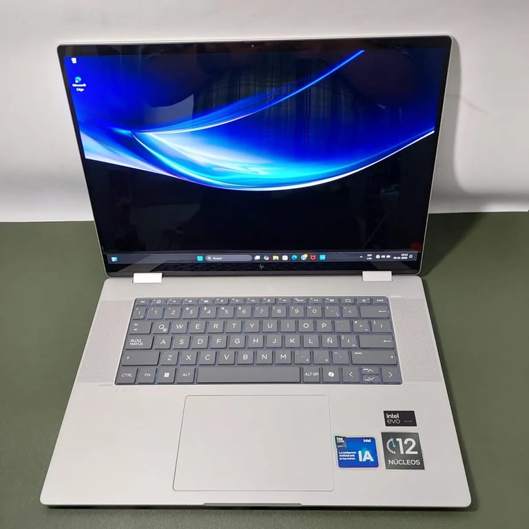 Notebook 2 en 1 ENVY 16-CE0000LA Intel Core ULTRA i7 32GB RAM 1024GB SSD INTEL ARC OLED 4K Táctil