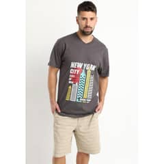 KOTTING - Polera Jersey Estampada Cuello V Gris Oscuro