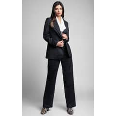 LUDOVICA - Chaqueta Negra Fuscia marca