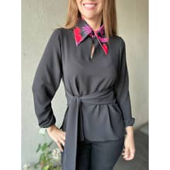 ME MATO TIENDA - Blusa negra mujer cuello estampado