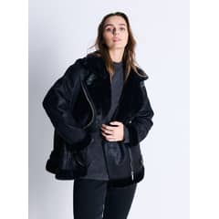 VELT - Chaqueta Aviadora Mujer Tipo Gamuza Cuerina Texturizada Negra