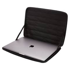 THULE - Funda Negra Macbook 16"