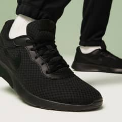 NIKE - Tanjun Zapatilla Urbana Hombre Negro