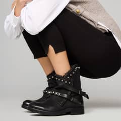 AS 98 - Botín Biker Mujer Cuero Negro