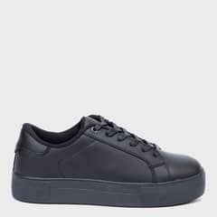 ELEVEN - Zapatilla Urbana Negro Cuero