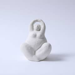BASEMENT HOME - ESCULTURA RITA GRIS 15CM
