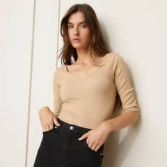 BASEMENT - Polera Manga Corta Mujer