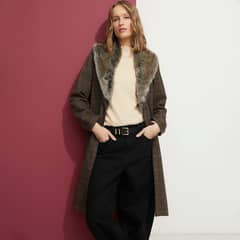 BASEMENT - Abrigo Mujer Fran Larrain